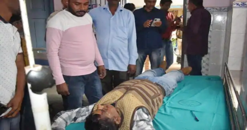 बिहार: शराब तस्करों और पुलिस की मुठभेड़ में दरोगा की हुई मौत, बदमाश मारा गया बिहार: शराब तस्करों और पुलिस की मुठभेड़ में दरोगा की हुई मौत, बदमाश मारा गया